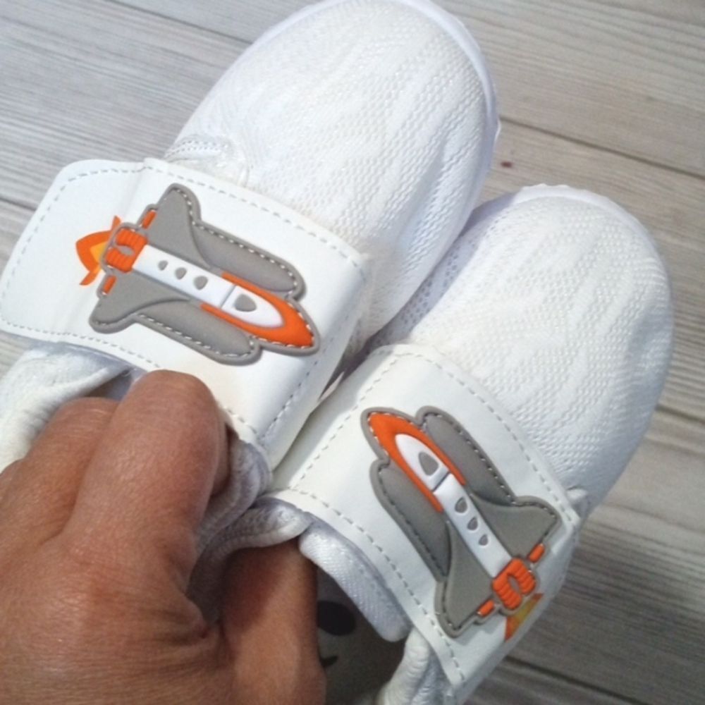 (19-3281)   LeIsfIt Toddler Water Shoes Sz 7